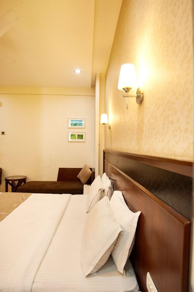 Hotel Sai Mahal Shirdi Luaran gambar
